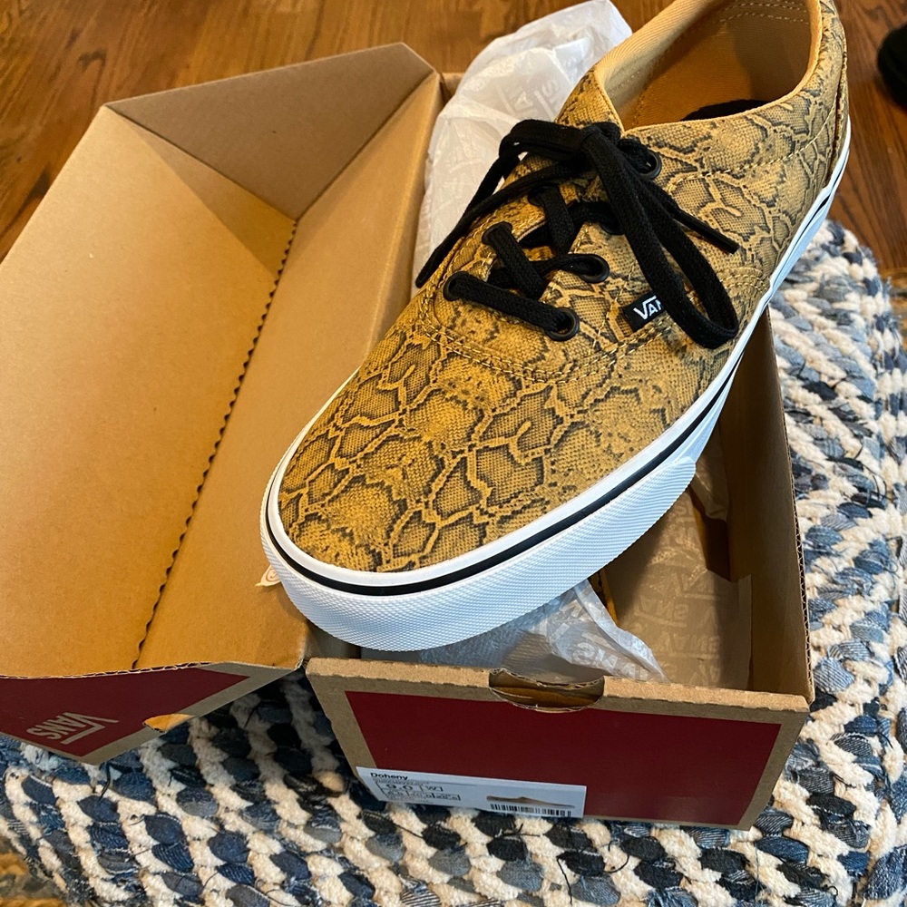 BNIB Vans Doheny Snakeskin Sneakers Size 9 Mustard Yellow